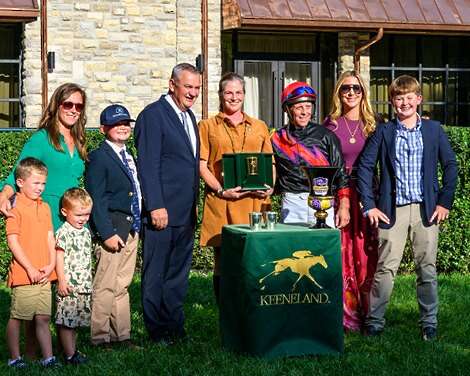 Simply In Front Wins the First Lady Stakes (G1) Simply In Front Wins the First Lady Stakes (G1)
